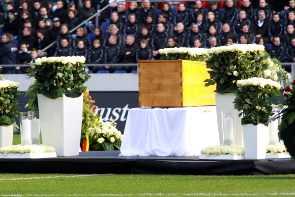 Trauerfeier Enke   063.jpg